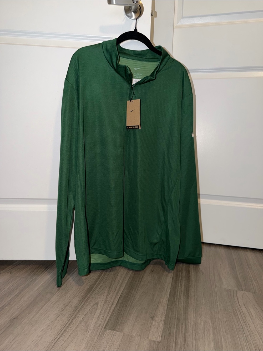 Nike Men’s Green Quarter-Zip Performance Pullover